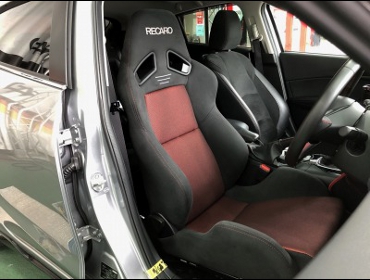MAZDA�@�A�N�Z���X�|�[�c�@BM2FS�i2015�N�j�@�Ɂ@RECARO�i���J���j�@SR-7�@GK100�@BK/RED�@����