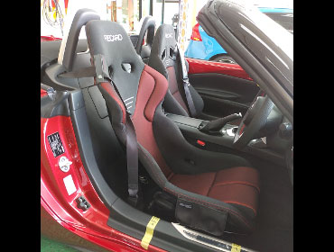 MAZDA�@���[�h�X�^�[�@ND�i2016�N�j�@�Ɂ@RECARO�i���J���j�@RS-G�@GK�@BK/RED�@���@SR-7F�@GK100�@BK/RED�@����