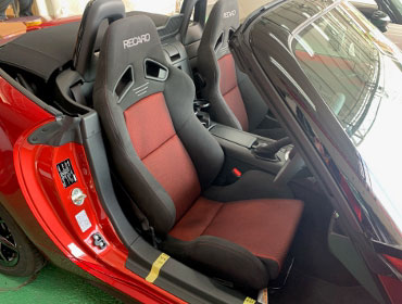 MAZDA�@���[�h�X�^�[�@ND5RC�i2022�N�j�@�Ɂ@RECARO�i���J���j�@SR-7�@GK100�@BK/RED�@���@SR-7F�@GK100�@BK/RED�@����