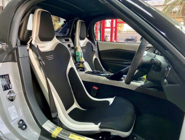 MAZDA�@���[�h�X�^�[�@ND5RE�i2024�N�j�@�Ɂ@RECARO�i���J���j�@RCS�@�z���C�g�V�F��/�u���b�N���b�V���@�~���E�@����