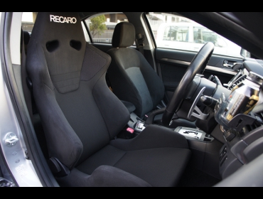 RECARO�i���J���V�[�g�j�@MITSUBISHI�@�M�������t�H���e�B�X�@CY4A��RECARO�i���J���j�@SR-6 SK100S BK/BK ����