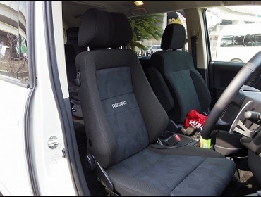 RECARO�i���J���V�[�g�j�@MITSUBISHI�@�f���J�@D5�Ƀ��J���@�G���S���hMV�@H�i�V�[�g�q�[�^�[�t���j�@BK�@����