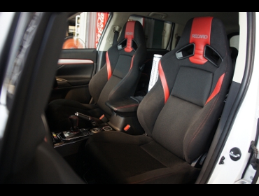 RECARO�i���J���V�[�g�j�@MITSUBISHI�@�A�E�g�����_�[PHEV�@GG2W�Ƀ��J���@SR-7F Lassic H�@RED/RED�@�~2�r�@����