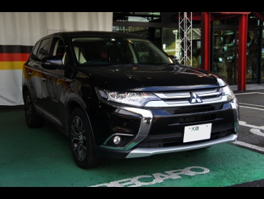 MITSUBISHI�@�A�E�g�����_�[�@PHEV�@�Ɂ@RECARO�i���J���j�V�[�g����