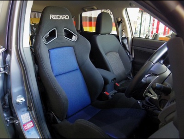 MITSUBISHI�@RVR�@GA-4W�i2016�N�j�@�Ɂ@RECARO�i���J���j�@SR-7�@SK100�@BK/BL�@����