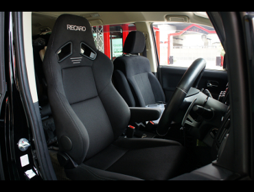 MITSUBISHI�@�f���JD5�i2019�N�j�@�Ɂ@RECARO�i���J���j�@SR-7F�@GK100�@BK/BK�@�V�[�g�q�[�^�[�t���@����