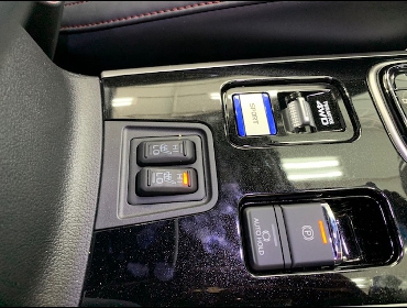 MITSUBISHI�@�A�E�g�����_�[PHEV�@GG3W�i2020�N�j�@�Ɂ@RECARO�i���J���j�@SR-7�@GK100H�@BK/BK�@�V�[�g�q�[�^�[�t���@����