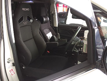 MITSUBISHI�@�f���JD5�i2020�N�j�@�Ɂ@RECARO�i���J���j�@SR-7F�@GK100�@BK/RED�@�V�[�g�q�[�^�[�t���@�A�[�����X�g�t���@����