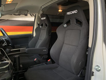 MITSUBISHI�@�f���JD5�@CV1W�@�Ɂ@RECARO�i���J���j�@SR-7F�@KK100�@BK�@A/R�@�~���E�@����