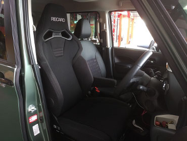 MITSUBISHI�@�f���J�~�j�@B38A�i2024�N�j�@�Ɂ@RECARO�i���J���j�@SR-C�@BK100H�@A/R�@BK/BK�@�V�[�g�q�[�^�[�t���@�A�[�����X�g�t���@����
