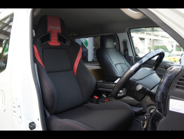 RECARO�i���J���V�[�g�j�@NISSAN�@�L�����o���@NV350��RECARO�i���J���j�@SR-7F Lassic�i���V�b�N�j�@RED/RED�@����