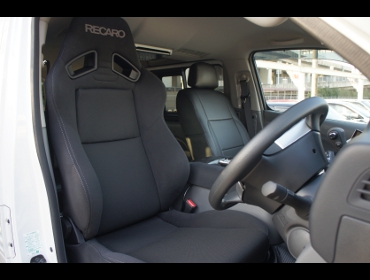 RECARO�i���J���V�[�g�j�@NISSAN�@�L�����o���@NV350��RECARO�i���J���j�@SR-7F SK100 BK/BK�@����