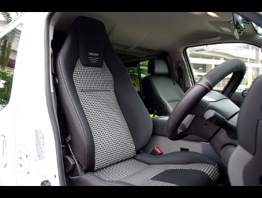 RECARO�i���J���V�[�g�j�@NISSAN�@�L�����o��NV350�@E26��RECARO�i���J���j�@LX-F IM 110�@BK�@����