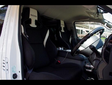 RECARO�i���J���V�[�g�j�@NISSAN�@�L�����o���@NV350�Ƀ��J���@SR-7F Lassic�i���V�b�N�j�@���@�~2�r �@����