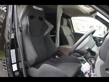 RECARO�i���J���V�[�g�j�@NISSAN�@�L�����o���@NV350�Ƀ��J���@SR-6 KK100SH BK�@����