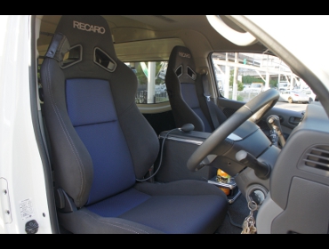 RECARO�i���J���V�[�g�j�@NISSAN�@�L�����o���@NV350�@E26�Ƀ��J���@SR-7F SK100�@BK/BL�@�~2�r�@����