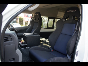 RECARO�i���J���V�[�g�j�@NISSAN�@�L�����o���@NV350�@E26�Ƀ��J���@SR-7F SK100�@BK/BL�@�~2�r�@����