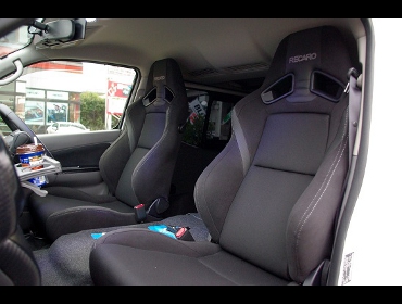 RECARO�i���J���V�[�g�j�@NISSAN�@�L�����o���@NV350�Ƀ��J���@SR-7F Lassic BK/SIL�@�~2�r�@����