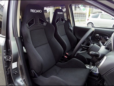 RECARO�i���J���V�[�g�j�@NISSAN�@�m�[�g�iNOTE�j�@E11�Ƀ��J���@SR-7 KK100�@BK�@�~2�r�@����