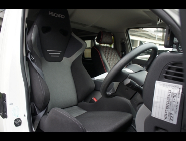 RECARO�i���J���V�[�g�j�@NISSAN�@�L�����o��NV350�@E26�Ƀ��J���@SR-6 GK100S�@BK/BK�@����