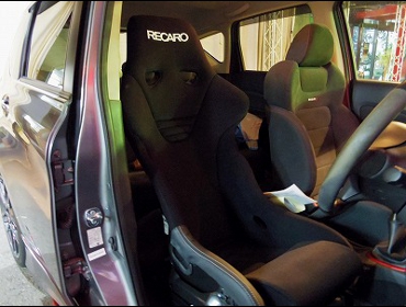 RECARO�i���J���V�[�g�j�@NISSAN�@�m�[�g�@E12�Ƀ��J���@RS-GE�@����