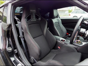 RECARO�i���J���V�[�g�j�@NISSAN�@�t�F�A���f�BZ�@Z34�Ƀ��J���@SR-7 Lassic BK/RED�@����