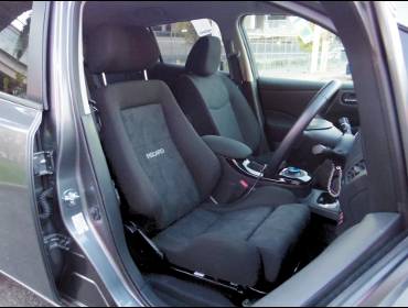 RECARO�i���J���V�[�g�j�@NISSAN�@���[�t�@AZE0�Ƀ��J���@�G���S���hLD�V�[�g�q�[�^�[�t���@BK�@����