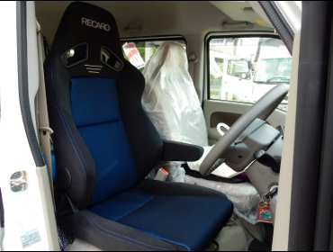 RECARO�i���J���V�[�g�j�@NISSAN�@�N���b�p�[�@NV100�Ƀ��J���@SR-7F�@GK100�@BK/�u���[�@A/R�@����
