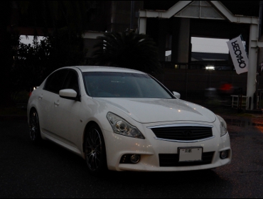 NISSAN�@�X�J�C���C���@V36�@�Ɂ@RECARO�i���J���j�V�[�g����