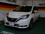 NISSAN NOTE e-power E12 に RECARO(レカロ) SR-7F Lassic 白 A/R アームレスト付き ×2脚 装着