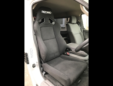 NISSAN�@�L�����o���@NV350�@�Ɂ@RECARO�i���J���j�@SR-7F�@KK100�@BK�@����