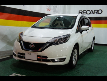 NISSAN�@�m�[�g�@e-power MEDALOST E12�@�Ɂ@RECARO�i���J���j�@�V�[�g����
