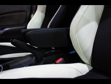 NISSAN�@�m�[�g�@e-power MEDALOST E12�@�Ɂ@RECARO�i���J���j�V�[�g�@SR-7F�@Lassic�@�����U�[�@�A�[�����X�g�t���@�~2�r�@����