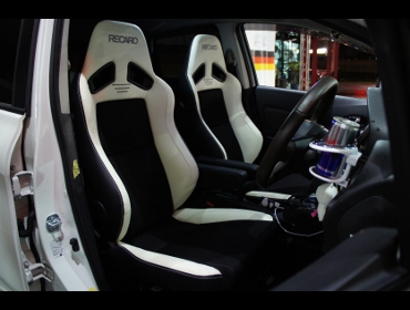 NISSAN�@�m�[�g�@e-power MEDALOST E12�@�Ɂ@RECARO�i���J���j�V�[�g�@SR-7F�@Lassic�@�����U�[�@�A�[�����X�g�t���@�~2�r�@����