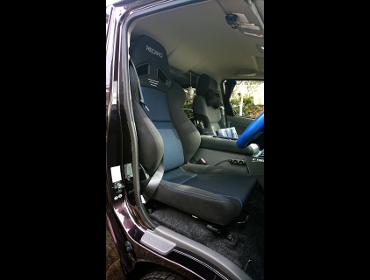 NISSAN�@�L�����o��NV350�@E26�@�Ɂ@RECARO�i���J���j�@SR-7F�@GK100�@BK/BL�@����