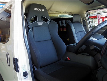RECARO�i���J���V�[�g�j�@NISSAN�@NV350�L�����o���@E26�@�Ɂ@RECARO�i���J���j�@SR-7F�@GK100�@BK/BK�@����