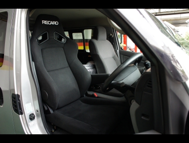NISSAN�@�L�����o���@NV350�@�Ɂ@RECARO�i���J���j�@SR-7F�@KK100�@BK�@����
