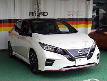 NISSAN�@���[�t�@�j�X���@ZE1�i2018�N�j�@�Ɂ@RECARO�i���J���j�@�X�|�[�c�X�^�[LL100H���U�[SE�@BK���U�[�iRED/BL���C���j�@�~2�r�@����