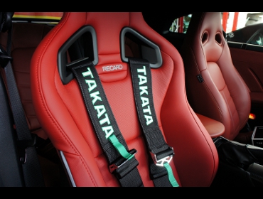 NISSAN�@R35�@GT-R�@�Ɂ@RECARO�i���J���j�@�X�|�[�c�X�^�[LL100H���U�[SE�@RED���U�[�@����