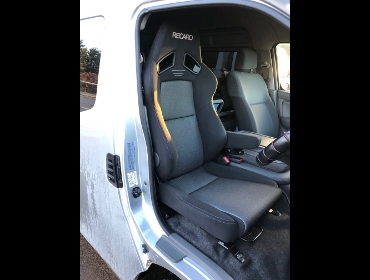 RECARO�i���J���V�[�g�j�@NISSAN�@NV350�@�L�����o���@�Ɂ@RECARO�i���J���j�@SR-7F�@GK100�@BK/SIL�@�V�[�g�q�[�^�[�t���@A/R�@����