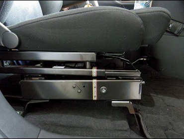 RECARO�i���J���V�[�g�j�@NISSAN�@�G���O�����h�@�n�C�E�F�C�X�^�[�@E52�i2014�N�j�@�Ɂ@RECARO�i���J���j�@�G���S���hMV�@BK�@�V�[�g�q�[�^�[�t���@����