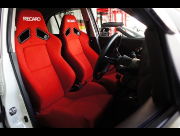 NISSAN�@�}�[�`�@�j�X��S�@K13���i2017�N2���j�@�Ɂ@RECARO�i���J���j�@SR-7�@KK100�@RED�@�~���E�@����