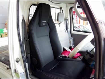 NISSAN�@�N���b�p�[�g���b�N�@U27T�i2004�N�j�@�Ɂ@RECARO�i���J���j�@LX-F�@TR�@NN�@BK�@�A�[�����X�g�t���@���ʃJ�o�[�t���@����