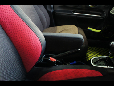 NISSAN�@���[�t�@ZE1�i2018�N�j�@�Ɂ@RECARO�i���J���j�@SR-7F�@����@�A�h�o���X�G�f�B�V����2019�@RED�@A/R�^�C�v�@����