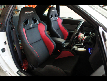 NISSAN�@�X�J�C���C���@GT-R�@BNR34�@�Ɂ@RECARO�i���J���j�@SR-7�@����@�A�h�o���X�G�f�B�V����2019�@RED�@�~���E�@����
