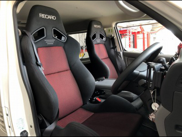 NISSAN�@NV350�L�����o���@�t�����g3�l�|���@�Ɂ@RECARO�i���J���j�@SR-7�@GK100�@BK/RED�@���@SR-7F�@GK100�@BK/RED�@����