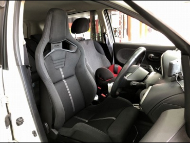 NISSAN�@�m�[�g�@E11�@�Ɂ@RECARO�i���J���j�@�X�|�[�c�X�^�[�@GK100H�@BK�@����