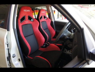 NISSAN�@�}�[�`�@K13�i2017�N�j�@�Ɂ@RECARO�i���J���j�@SR-7�@GU100�@RED�@���@SR-7F�@GU100�@RED�@�~���E�@����