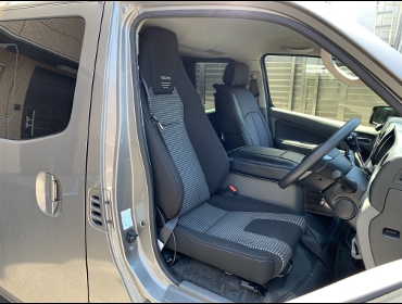 NISSAN�@NV3850�L�����o���@�Ɂ@RECARO�i���J���j�@LX-F�@IN110�@BK�@����