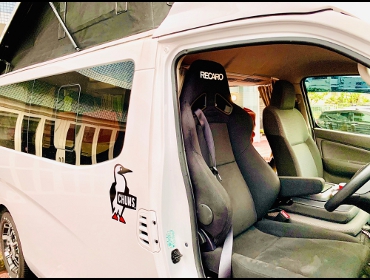 NISSAN�@NV350�L�����o���@�L�����s���O�d�l�@�t�����g3�l�|���@�Ɂ@RECARO�i���J���j�@SR-7F�@KK100�@BK�@�A�[�����X�g�t���@����